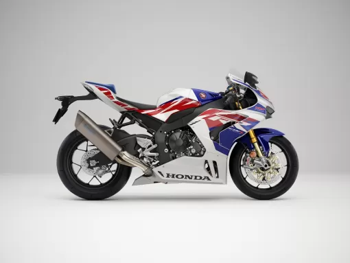 351948_22YM_HONDA_CBR1000RR-R_FIREBLADE_SP_30TH_ANNIVERSARY.jpg