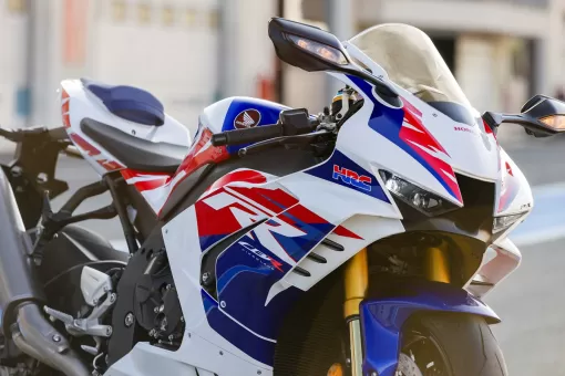351956_22YM_HONDA_CBR1000RR-R_FIREBLADE_SP_30TH_ANNIVERSARY.jpg