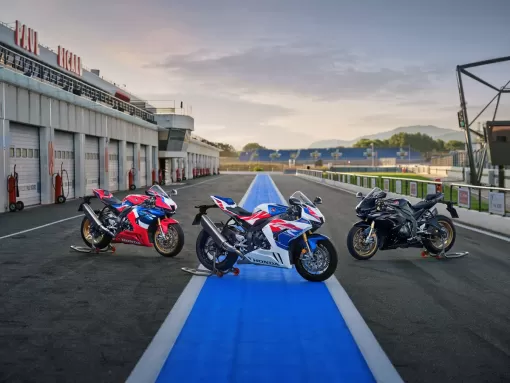 351957_22YM_HONDA_CBR1000RR-R_FIREBLADE_SP_30TH_ANNIVERSARY.jpg