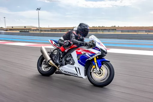 352073_22YM_HONDA_CBR1000RR-R_FIREBLADE_SP_30TH_ANNIVERSARY.jpg