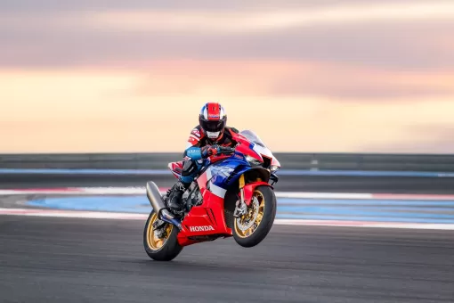 352145_22YM_HONDA_CBR1000RR-R_FIREBLADE_SP.jpg
