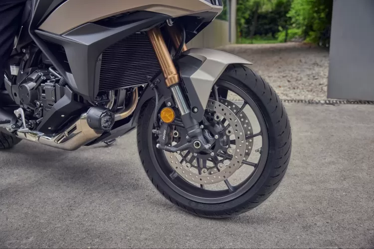 489926 25ym Honda Nt1100