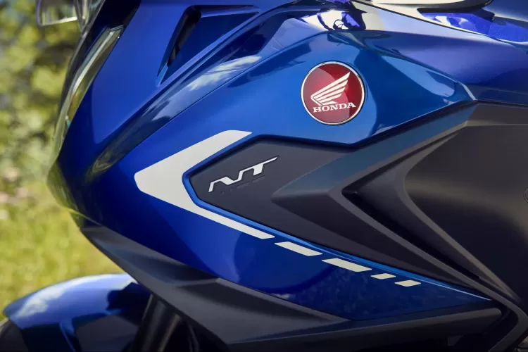 489989 25ym Honda Nt1100