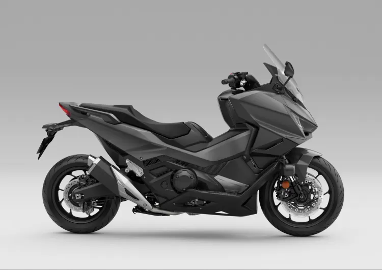 492986 25ym Honda Forza 750