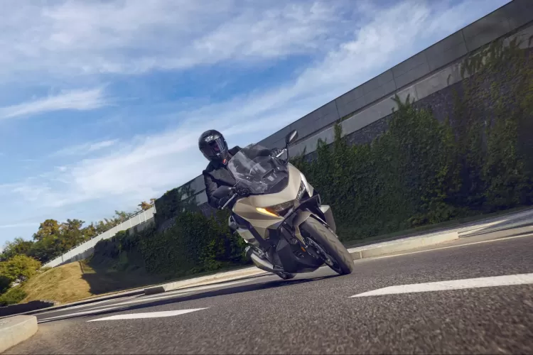 492961 25ym Honda Forza 750