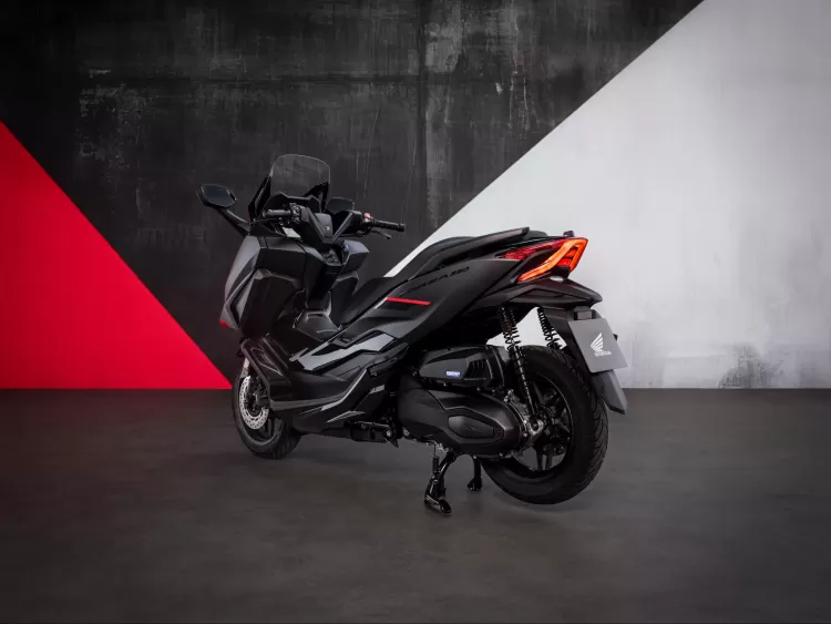493101 25ym Honda Forza 350