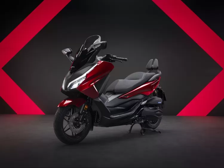493114 25ym Honda Forza 350