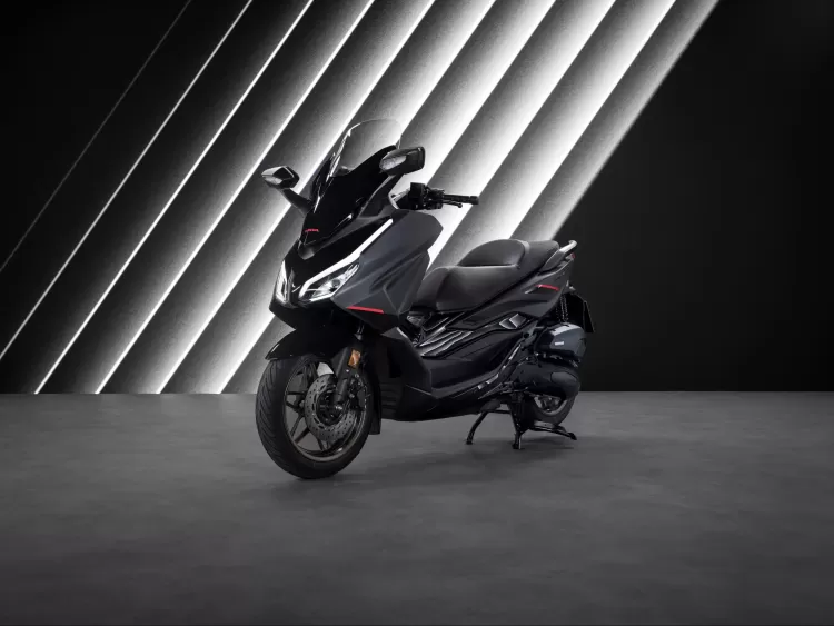 493136 25ym Honda Forza 125