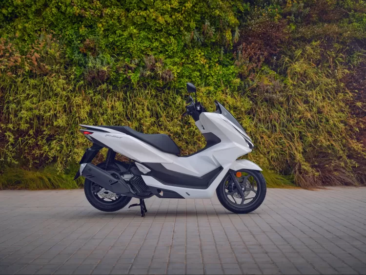 504712 25ym Honda Pcx125