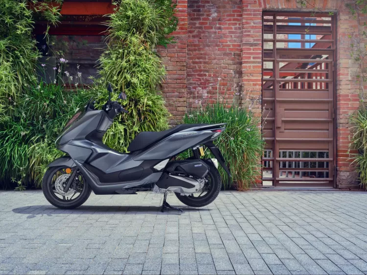 504691 25ym Honda Pcx125
