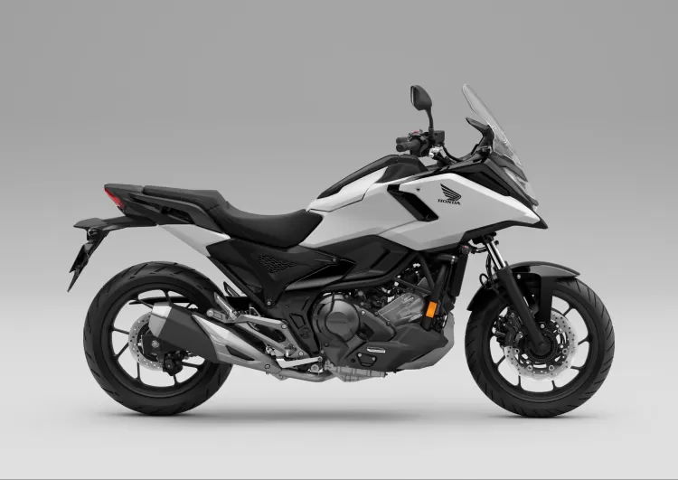 504395 25ym Honda Nc750x