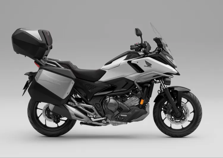 504398 25ym Honda Nc750x