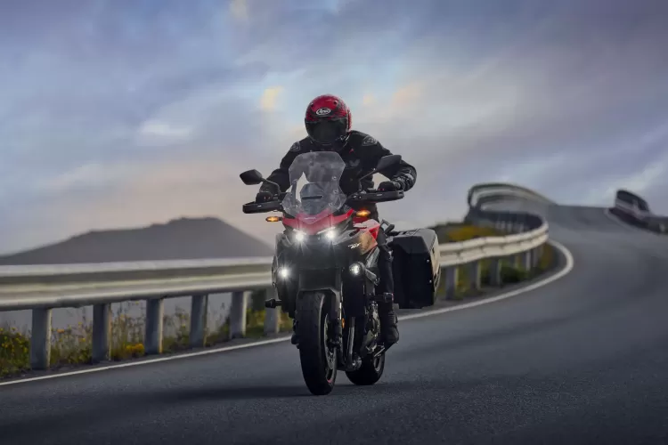 555755 26ym Honda Cb1000gt