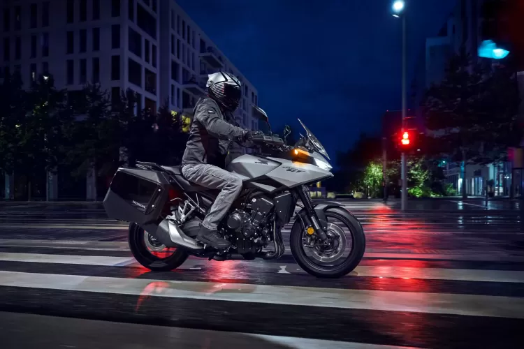 555779 26ym Honda Cb1000gt