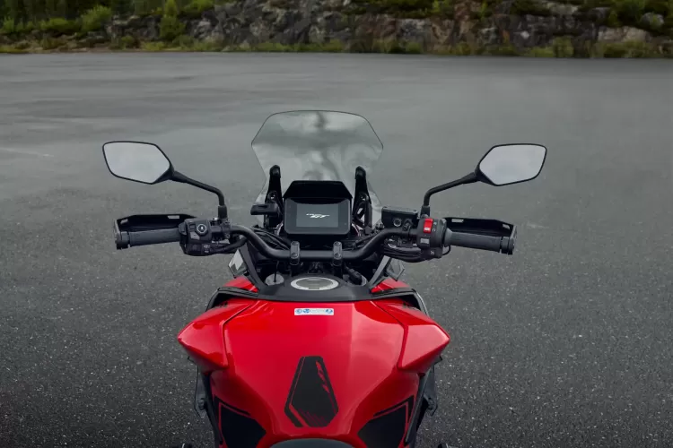 555763 26ym Honda Cb1000gt