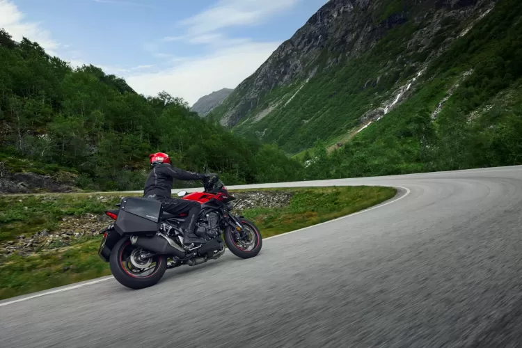 555751 26ym Honda Cb1000gt