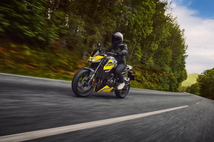 555952 26ym Honda Cb750 Hornet