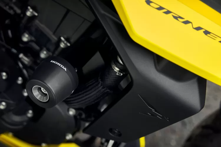 555966 26ym Honda Cb750 Hornet