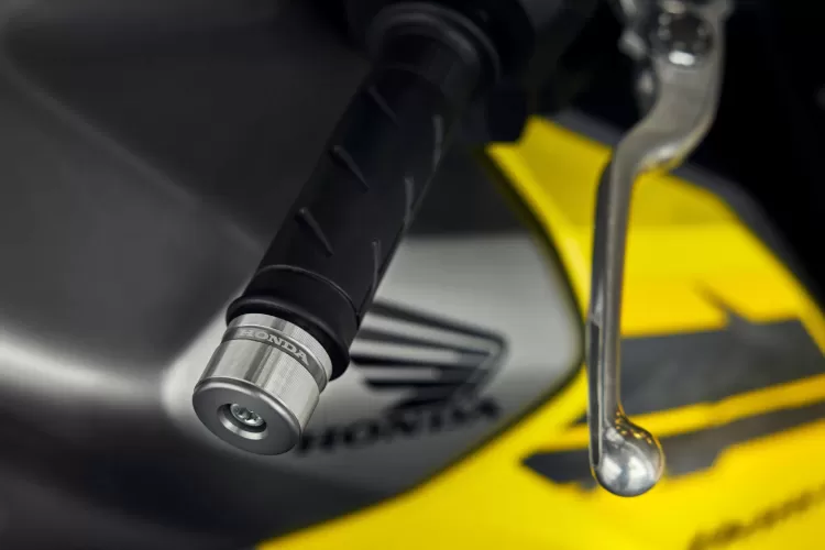 555968 26ym Honda Cb750 Hornet