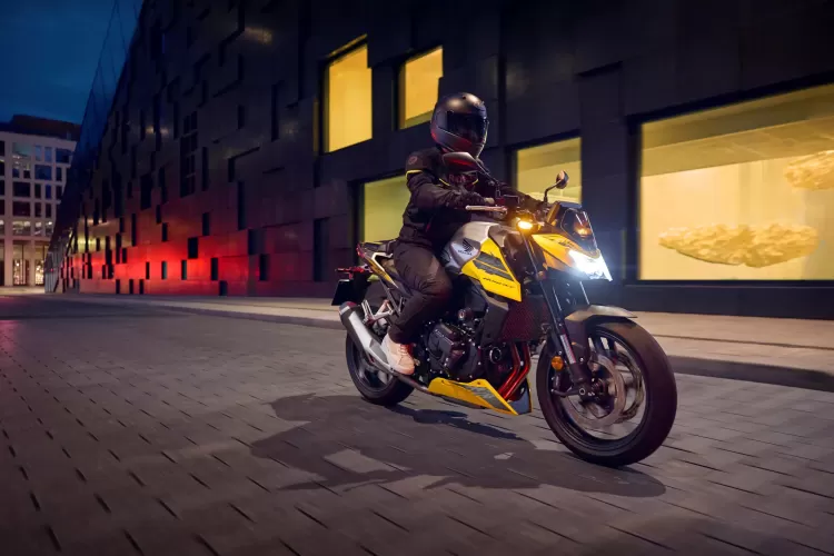 555955 26ym Honda Cb750 Hornet