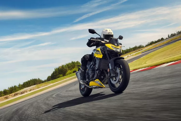 555958 26ym Honda Cb750 Hornet