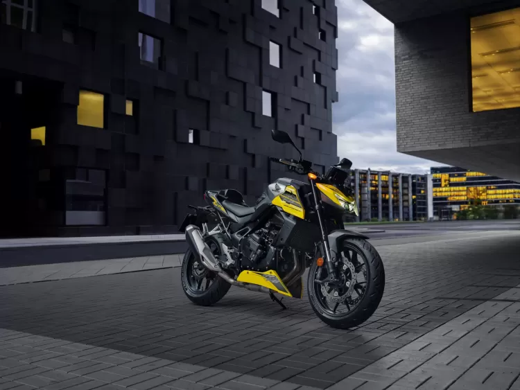 555971 26ym Honda Cb750 Hornet