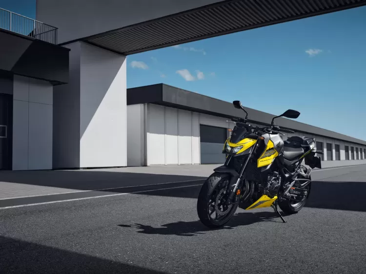 555978 26ym Honda Cb750 Hornet