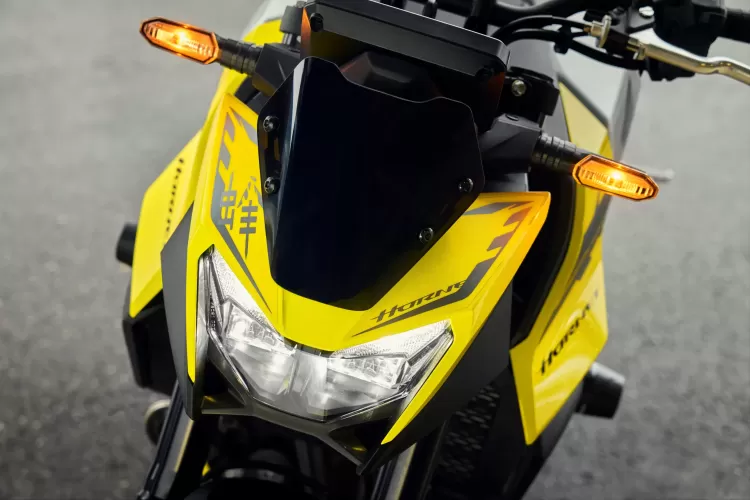 555967 26ym Honda Cb750 Hornet