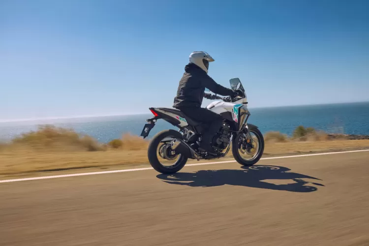 556017 26ym Honda Nx500