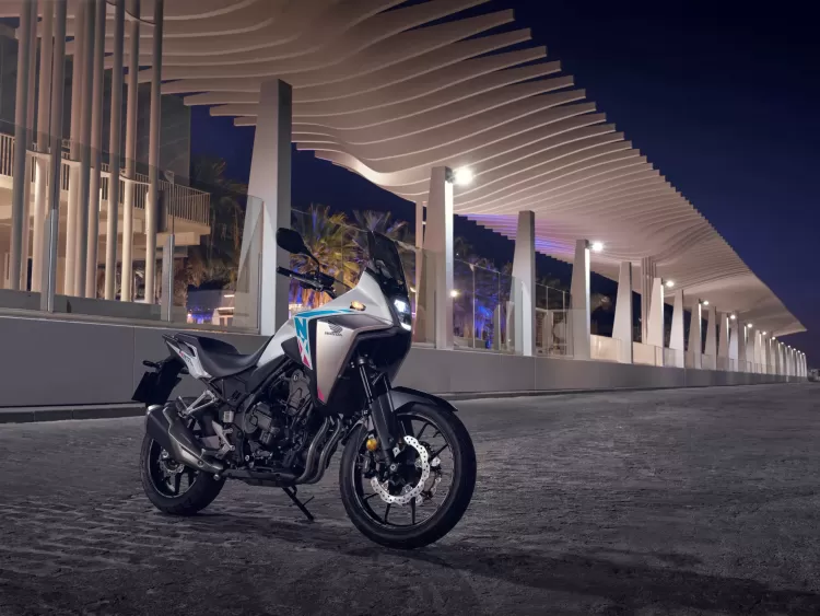 556036 26ym Honda Nx500