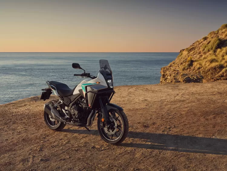 556033 26ym Honda Nx500