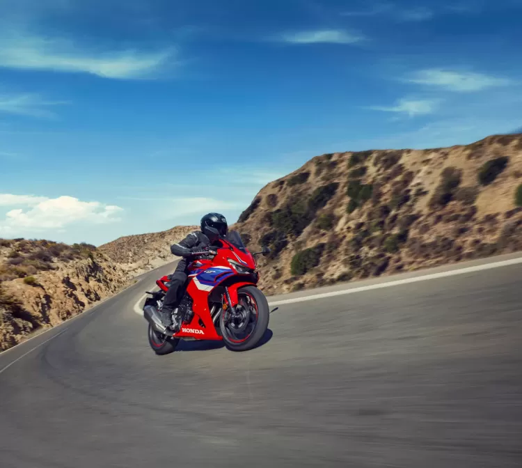 556065 26ym Honda Cbr500r