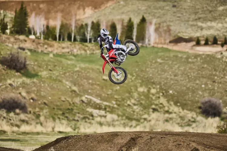 575837 27ym Honda Crf450r