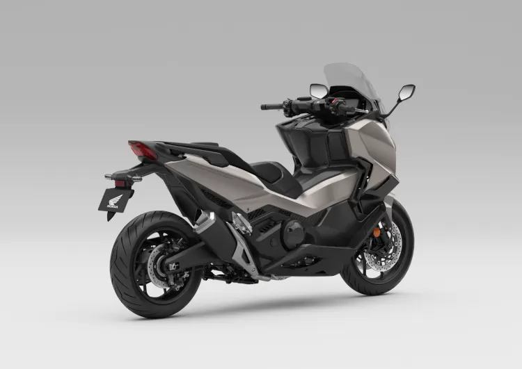 583382 27ym Honda Forza 750