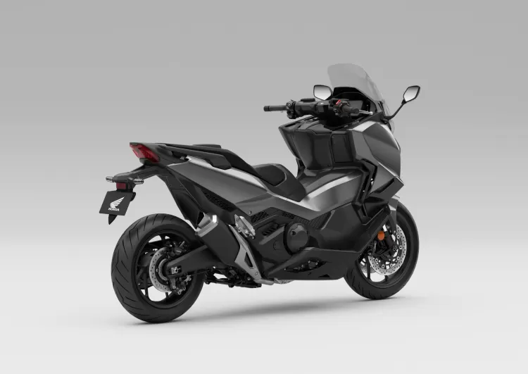 583388 27ym Honda Forza 750