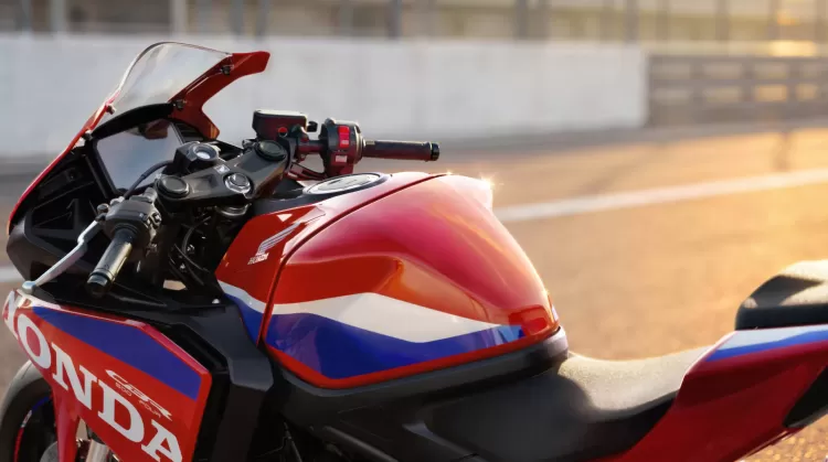 590072 27ym Honda Cbr500r Four